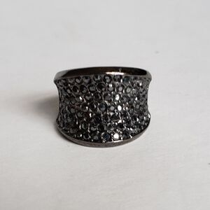 Elegant Black Crystal Ring